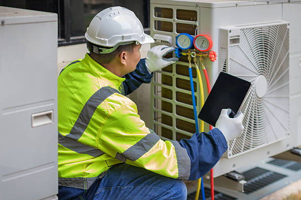 Professional Hvac technician working in Wampsville, NY